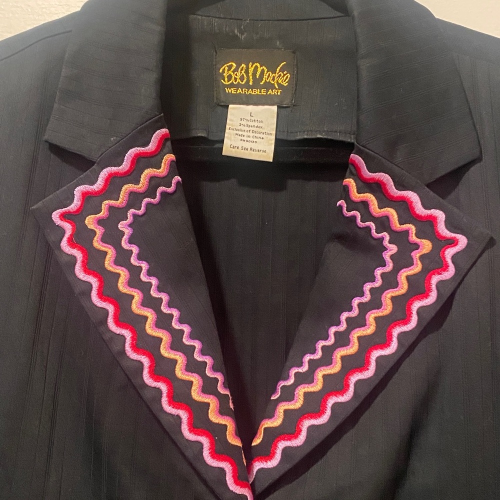 ❤️Bob Mackie Wearable Art Black Blazer with Rickrack embroidery Valentine’s (L)